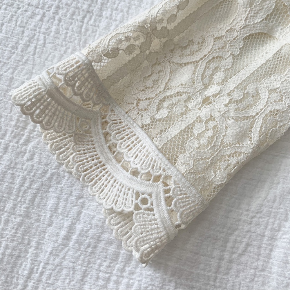 Fitted white lace dress - Picture 4 of 4